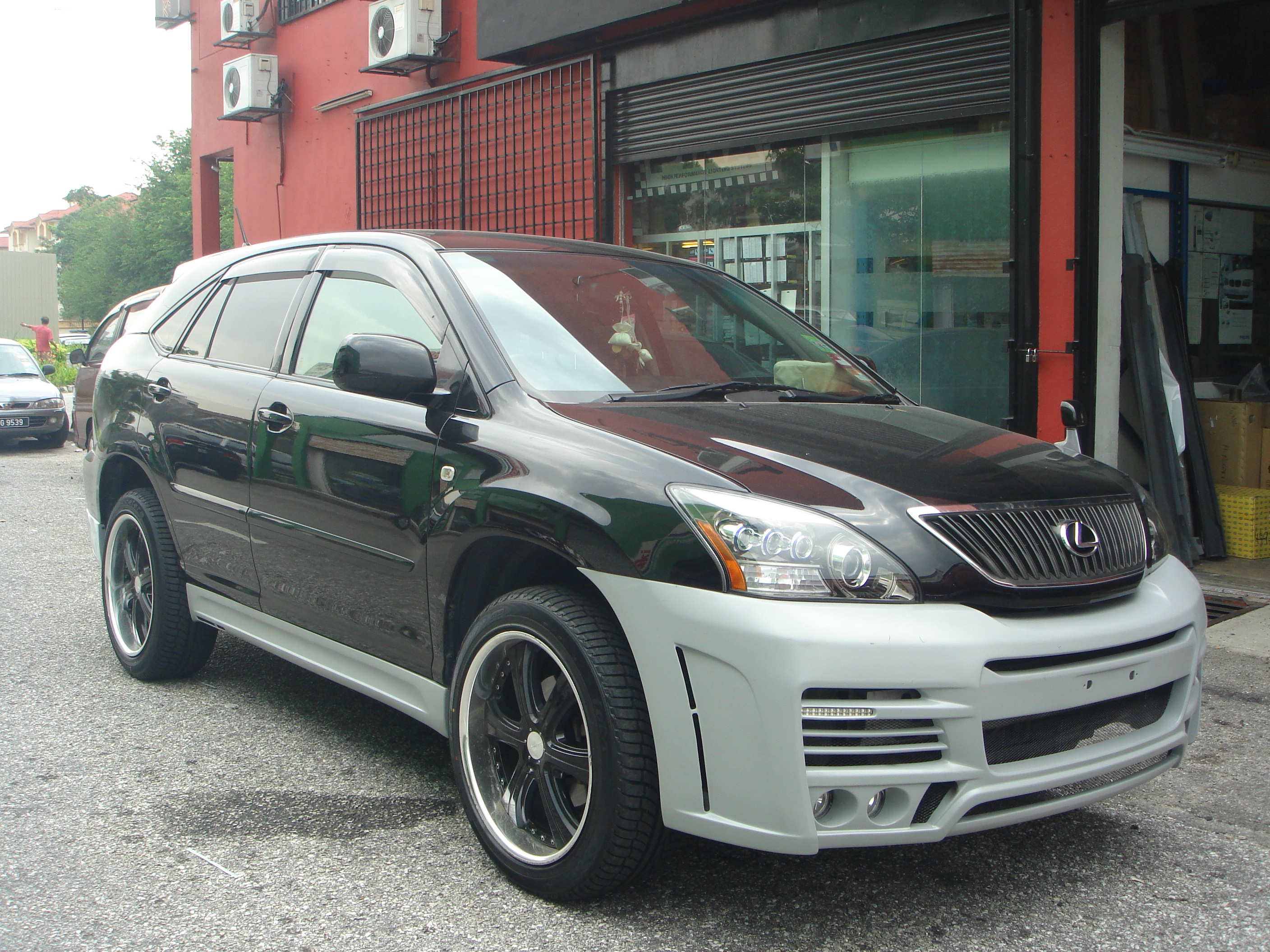 Toyota Harrier Zeus Bodykit